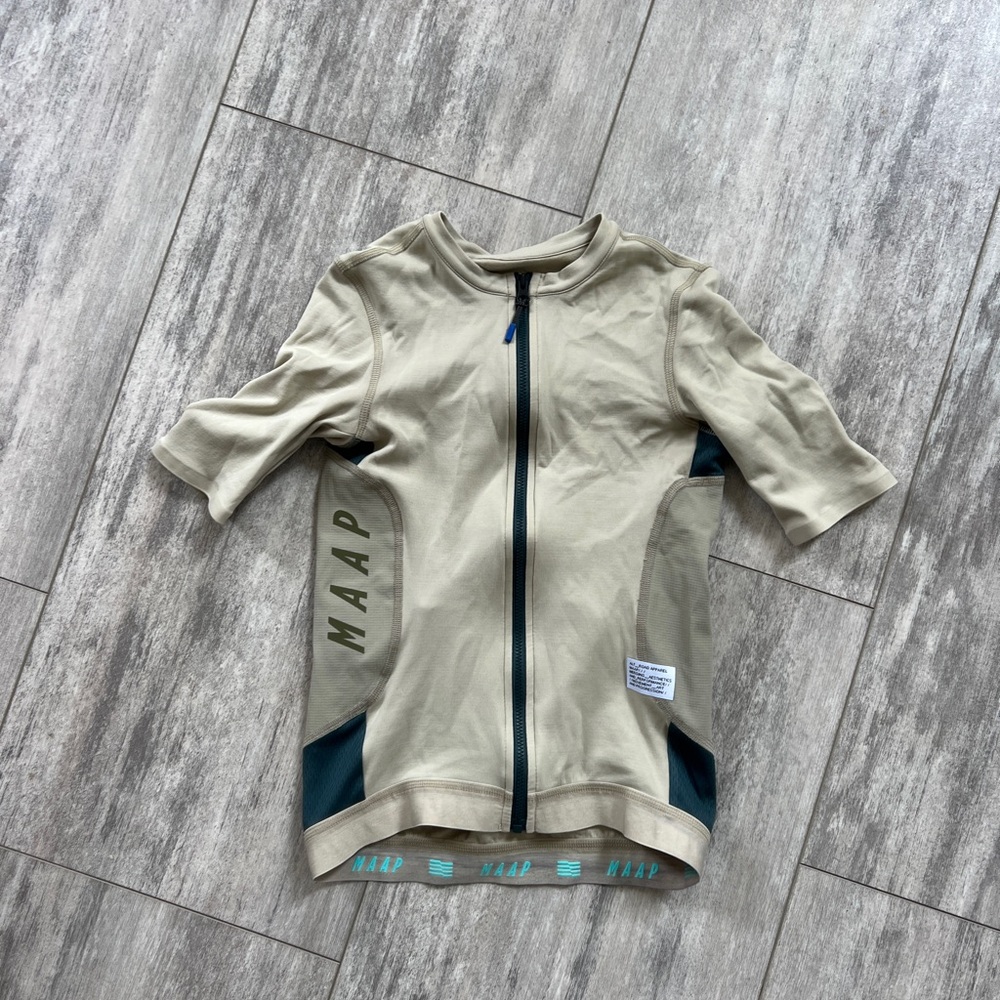 Alt road MAAP cycling jersey